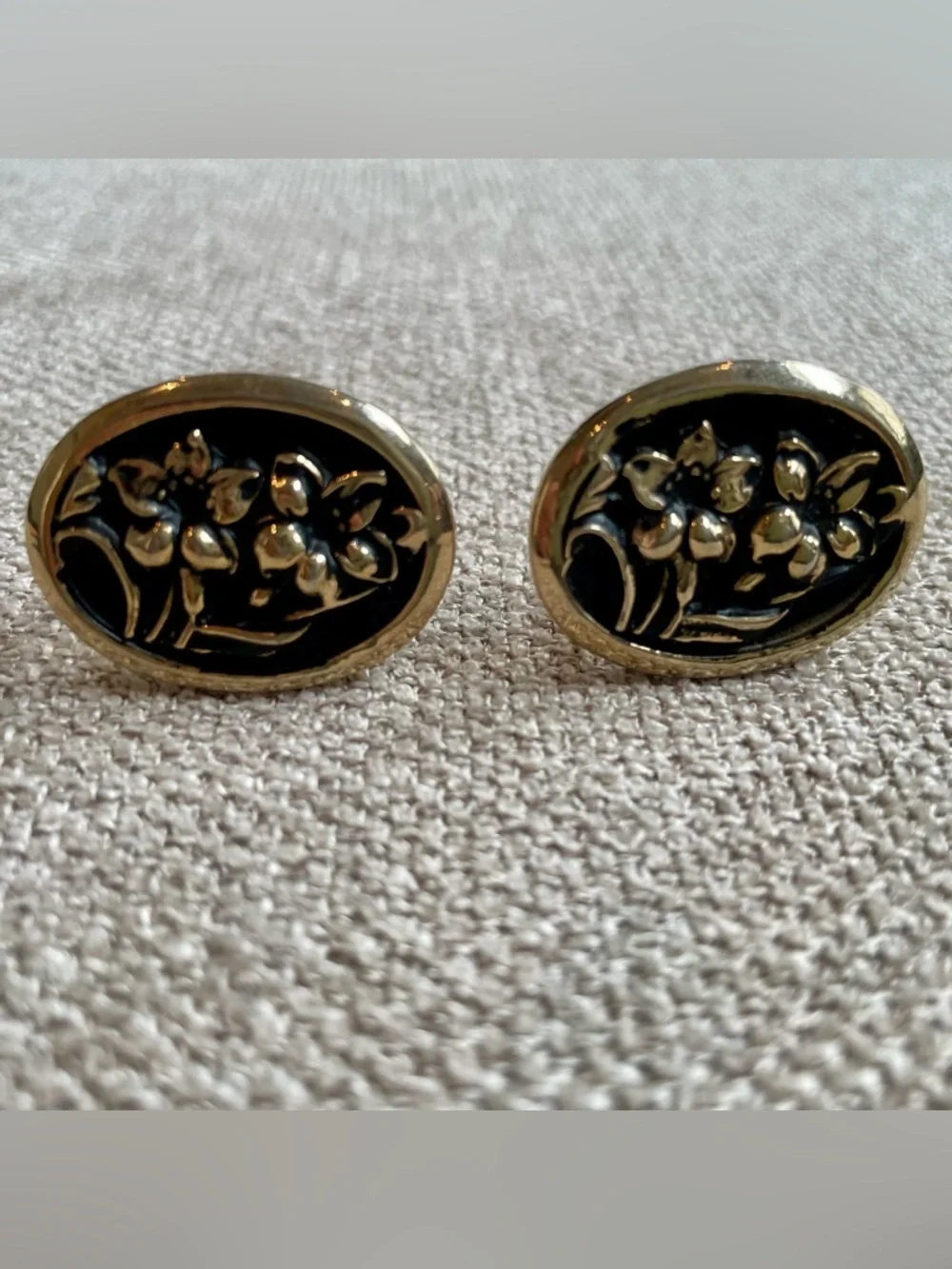 Vintage Oval Gold Tone Black Floral Statement Cuff Links 1970’s Work Office